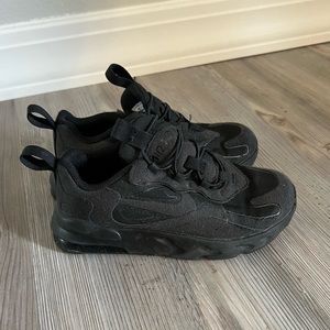 Toddler boys Nike Air Max size 8c, color black.